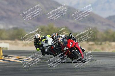 media/Oct-30-2025-Racers Edge (Thu) [[dabbdaf680]]/3-B Group/Session 2 (Turn 14)/